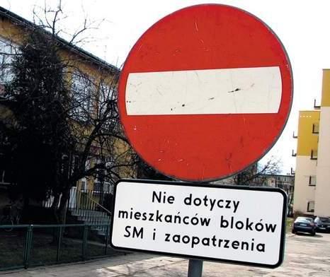 Tabliczka pod znakiem drogowym